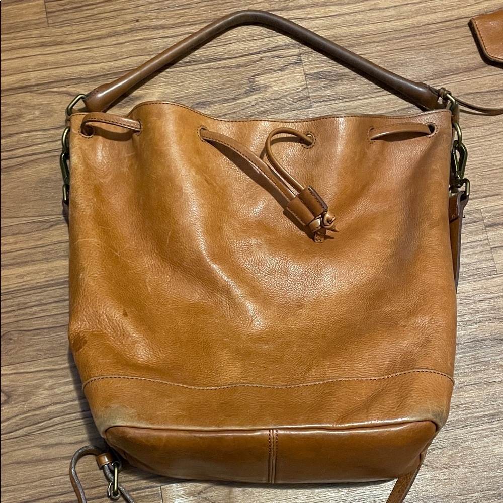 Madewell Leather Shoulder Bag 
Hobo style and Very Roomy
